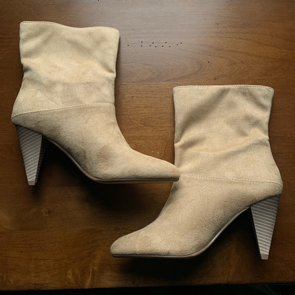 GET THE LOOK!! - LIKE NEW Tan Suede Booties - Picture 2 of 3